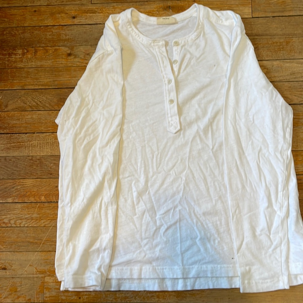 Never worn Filson Henley